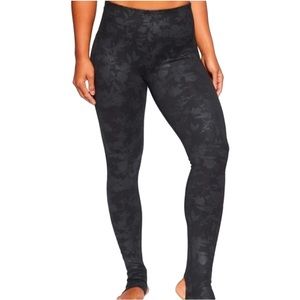 Athleta Midnight Garden Floral Stirrup Cinch Leggings